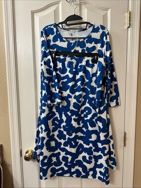 Nuggles Blue and White womens large 2 piece skirt and shirt set
